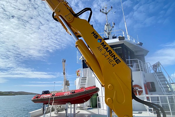 Fitting HS Marine Cranes onboard the Ocean Aquila. - Image